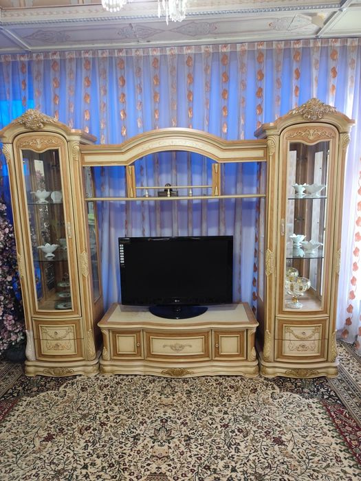 Сервант Оргинал 499 $ срочно сотилади
