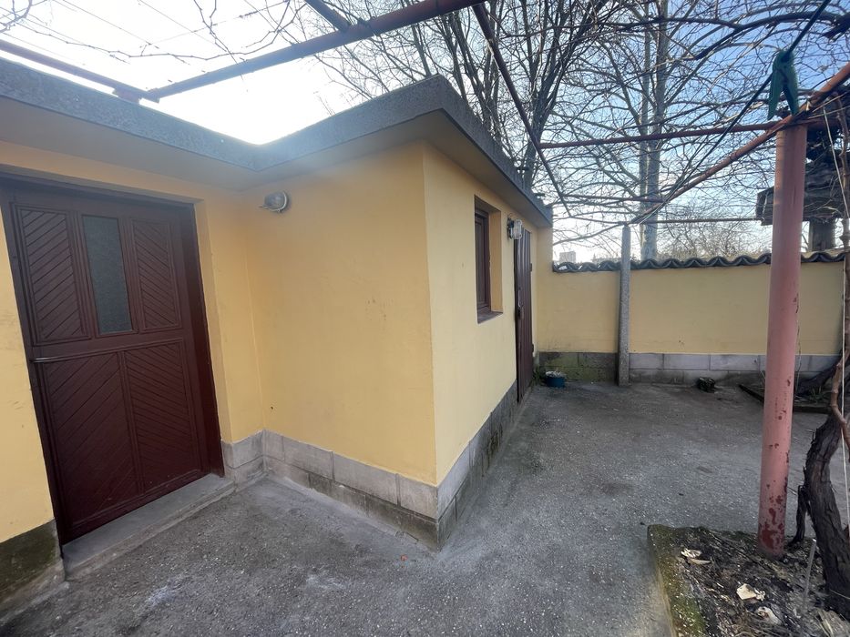 Продавам къща гр.Свищов