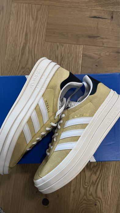 Adidas gazelle обувки