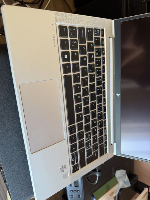 Vand Laptop HP 830 G7