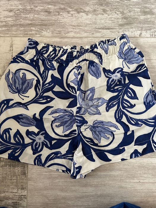 Дамски къси панталони Sinsay,дънки и панталони на марката H&M