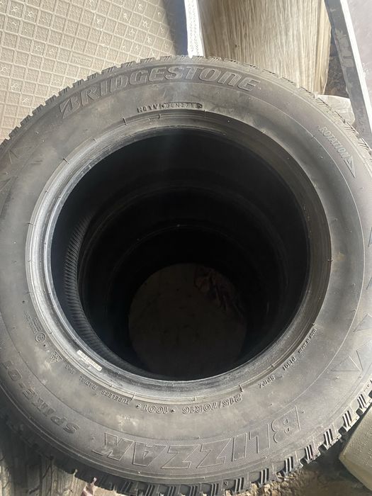 Шины зимние bridgestone 215/70/16