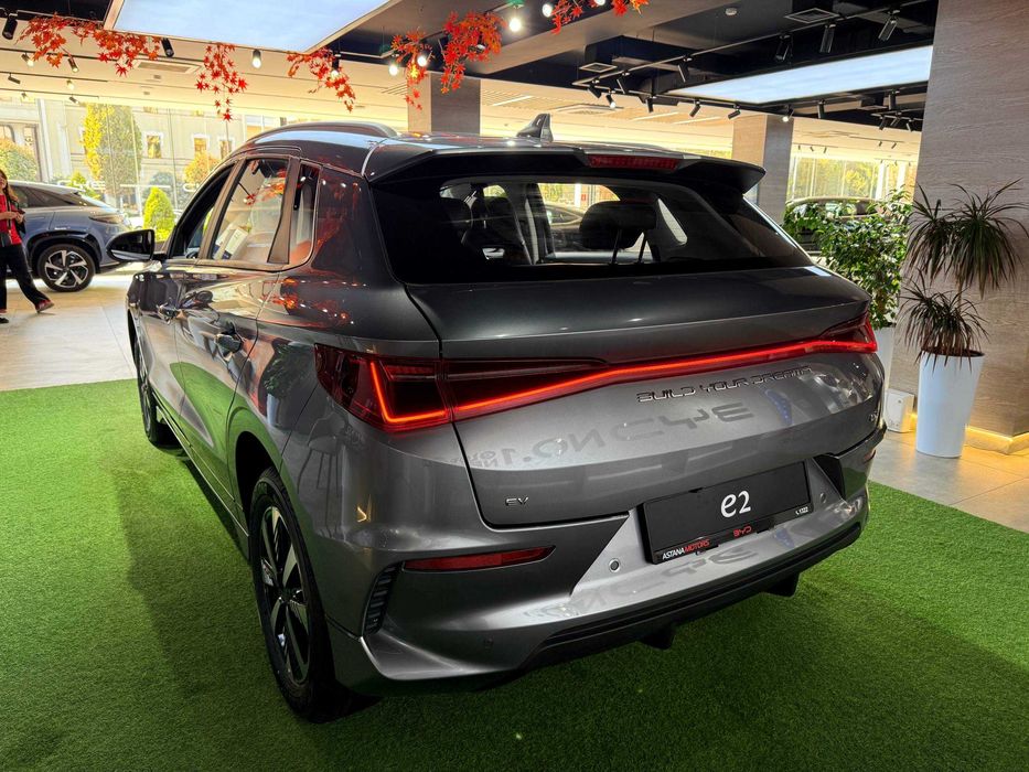 E2 BYD в официальном салоне
