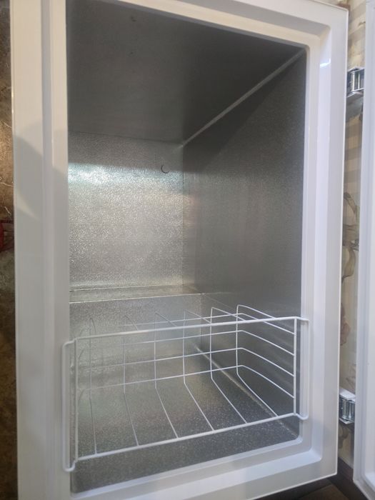 Продам морозильную камеру