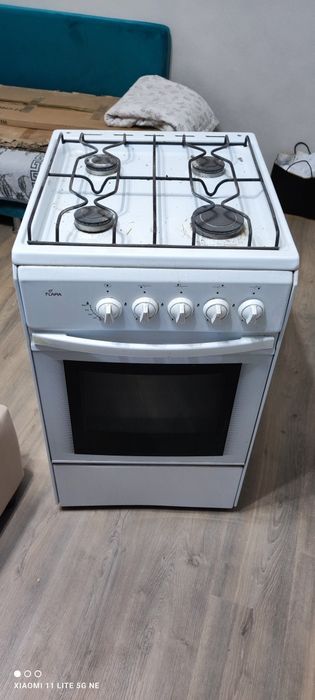 Продам газ плиту