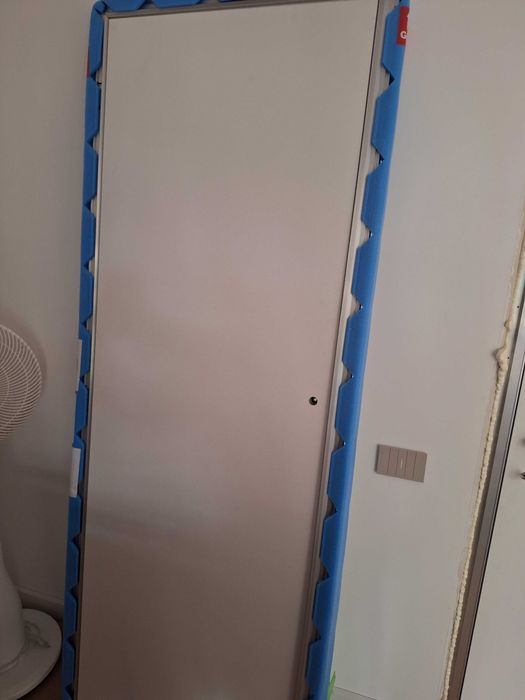 Usa filomuro premium, interior din MDF si toc de aluminiu