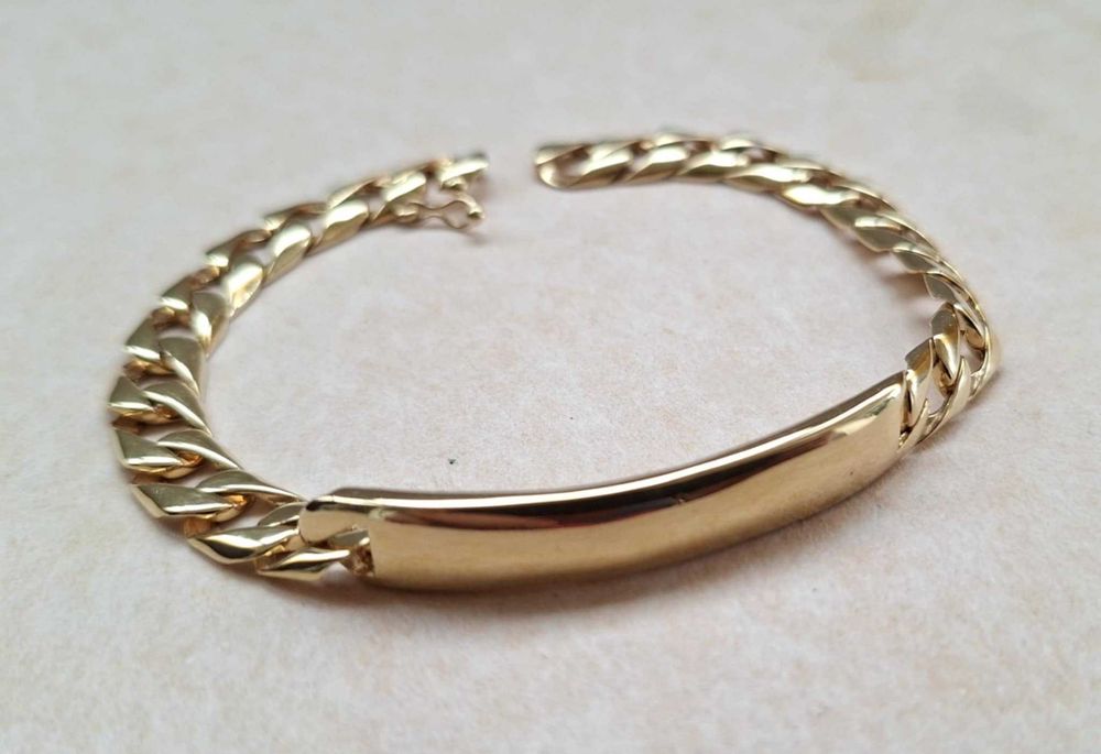 Златна гривна с плочка проба 585 или 14 карата нова от ателие