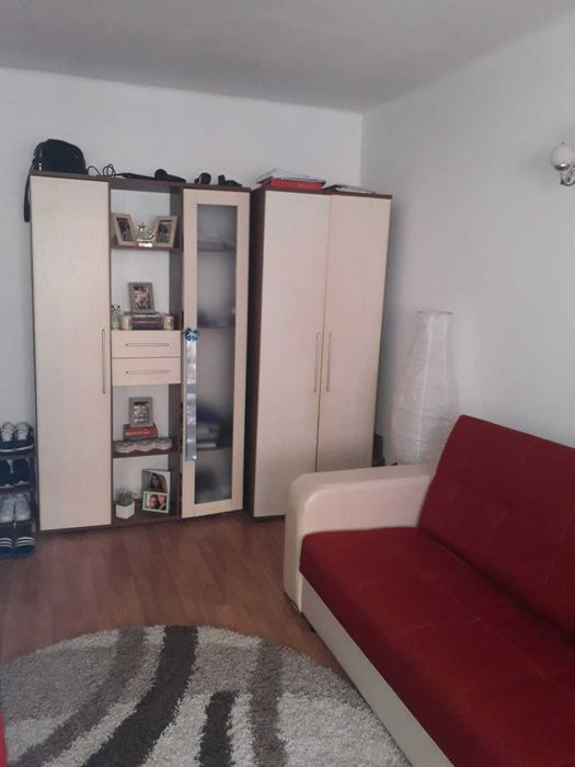 Inchiriez apartament cu 1 camera 35mp