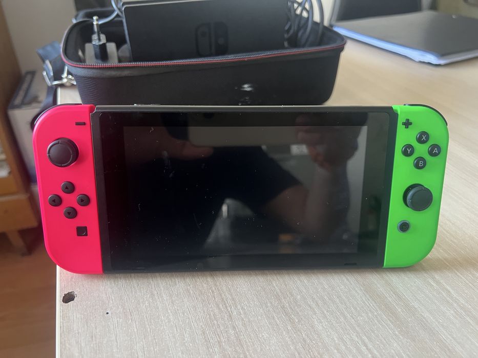 nintendo switch+чанта+допълнителен контролер
