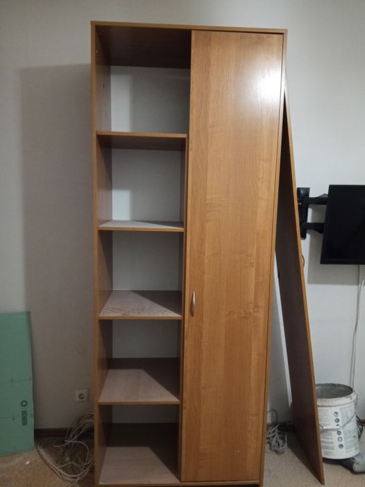 Продам шкаф. Срочно.