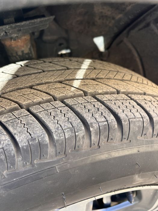 Всесезонни гуми 235/60/R18 - 5 броя за 90€