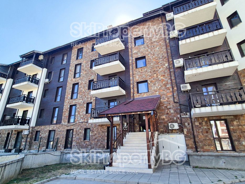 Двустаен апартамент с паркомясто и добра локация в Банско!