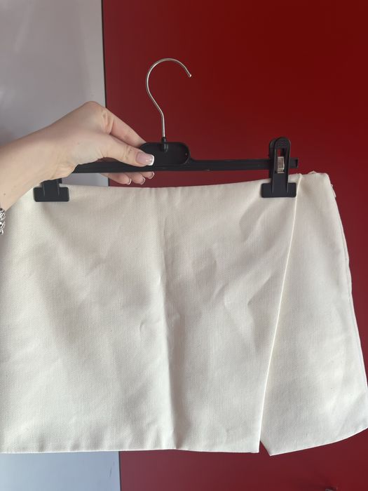 Бежова пола-панталон ZARA