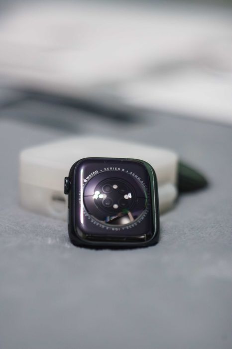 Apple Watch 8 98% baterie