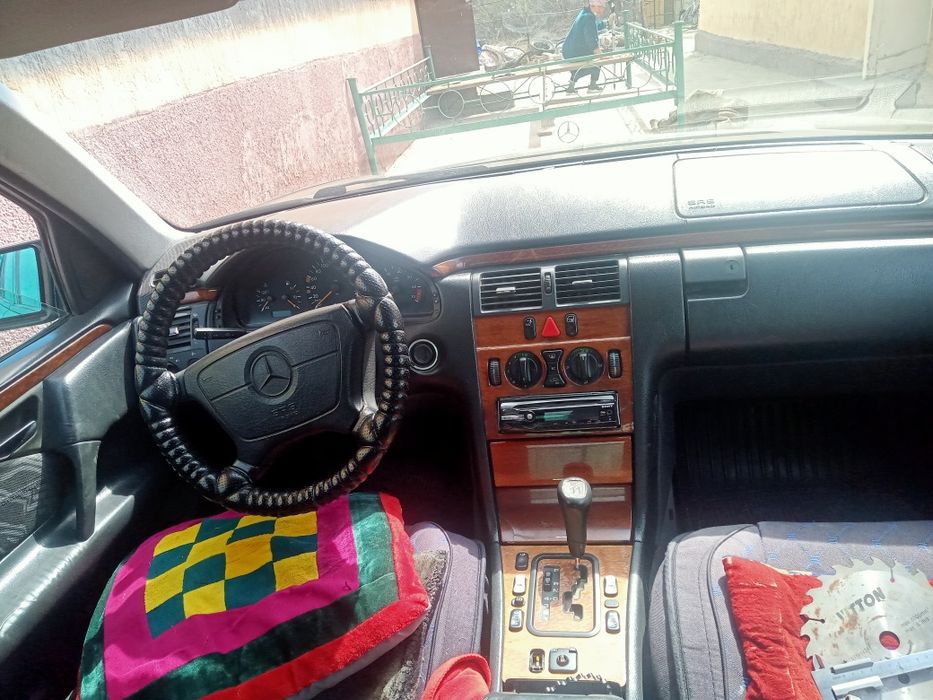 Машина сатам мерс