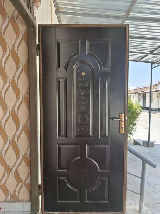 Eshik sotiladi srochno!!!
