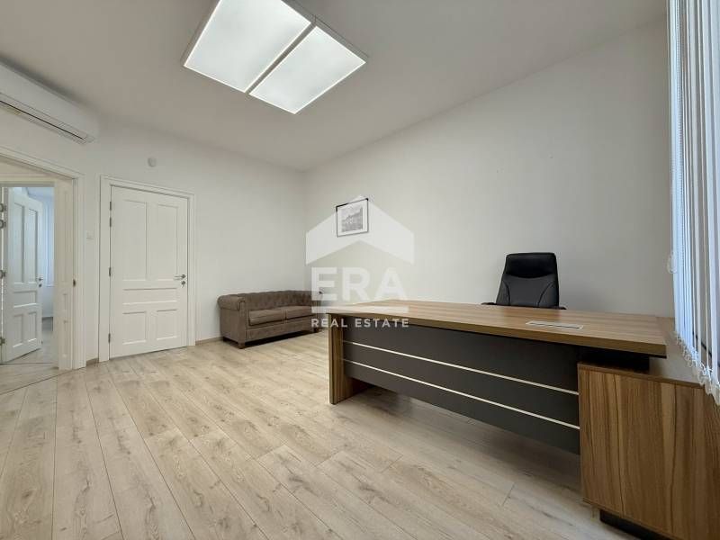 Дава се под наем Офис в София, Център - 92 кв.м за 1748 € - Снимка #4