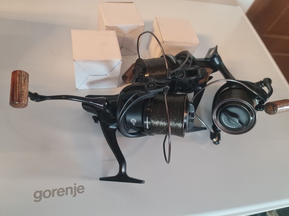 Mulinete sonik dominator x 800 rs cu tambur de rezerva pret  250 pe bucata sau 700 pe 3. Au monofilament nou  sunt într-o stare impecabila ca și noi