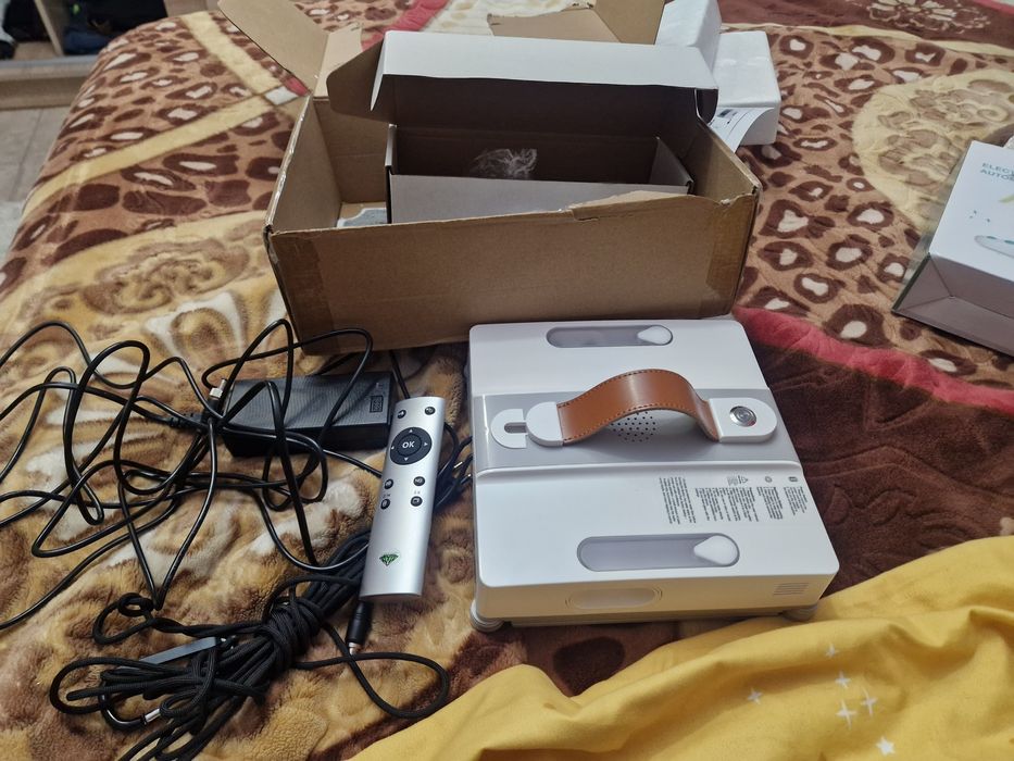 Robot curățare geamuri