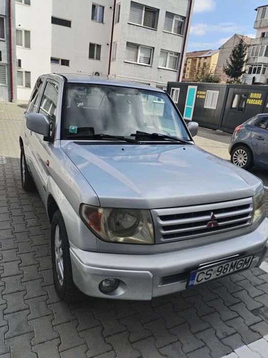 Mitsubishi pajero pinin