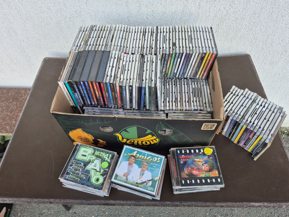 Vand Lot 150 CD cu muzica usoara mixta straina
- Tot lotul de 250 CD cu muzică usoara mixta straina 750 lei (aproximativ 3lei /1CD)
250 x 3 = 750lei