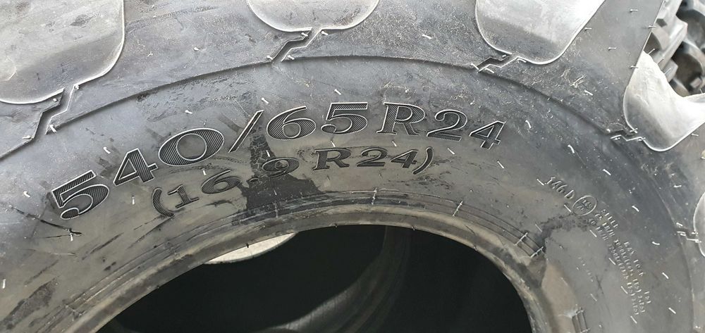 540/65R24 cauciucuri pentru tractoare cu incarcator frontal 7QZX
