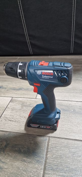 винтоверт BOSCH GSB 18V-21