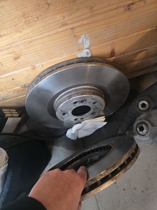 Продавам дискове w164