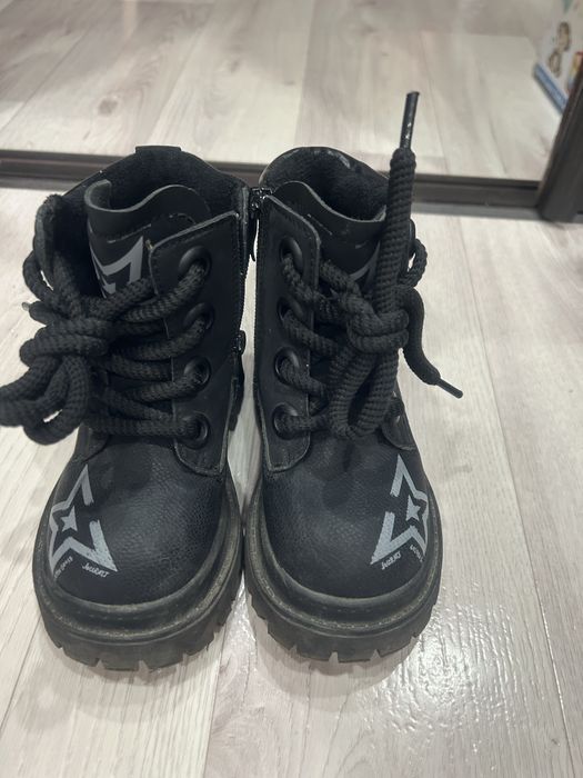 Продам ботинки детские