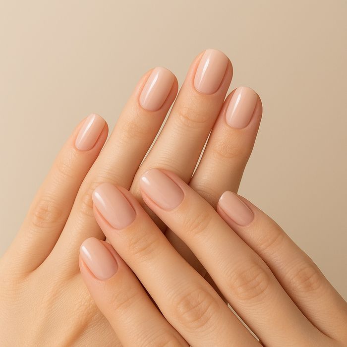 Только в феврале маникюрс покрытием за 150 тыс сум