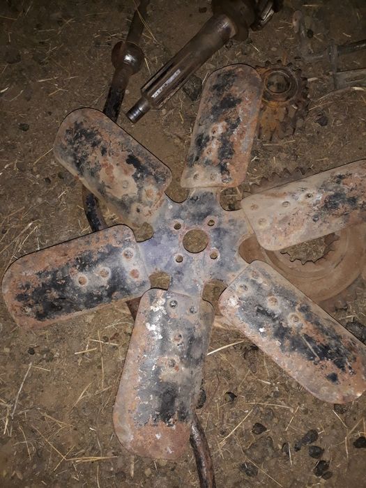 Продам запчасти на газ 53