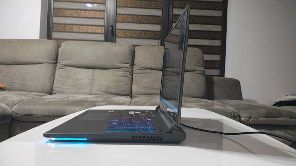 Laptop Gaming ASUS ROG Strix G17 – Ryzen 7, RTX 3050, 32GB RAM, 512GB