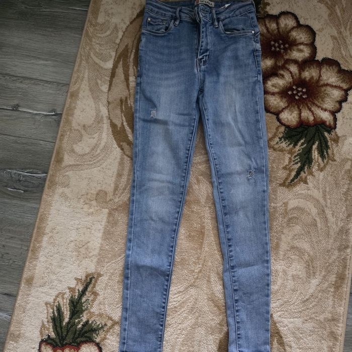 Blugi 30 lei perechea, marime S