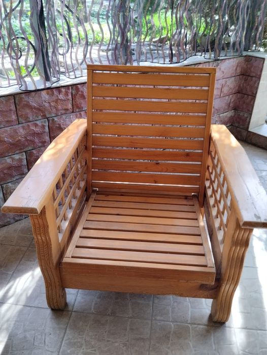 Кресло лежак деревянный