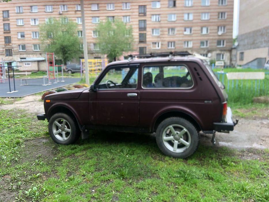 Нива 21214 продам срочно