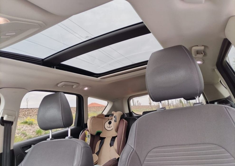 Vând Ford Kuga 2.0 180 CP