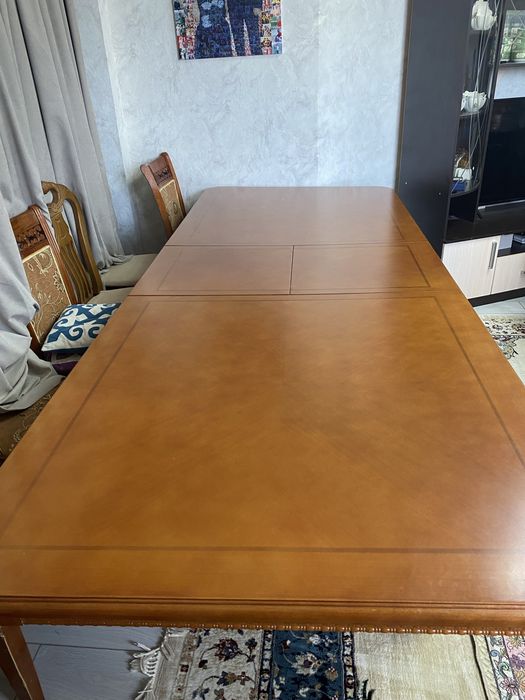 Стол для гостиной