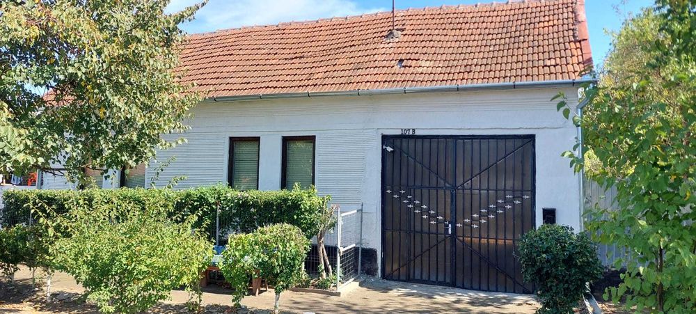 Casă cu teren 2.200 mp, – Bata, Jud. Arad