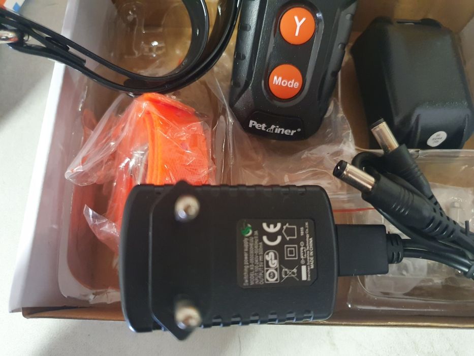 Повод за куче. Нашийинк за дресура и обучението на две кучета. Водоуст