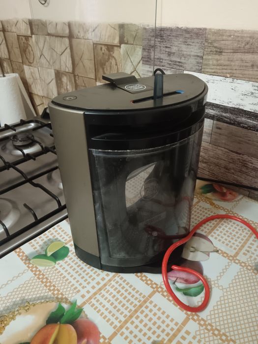 Vând aparat de caffea cu capsule