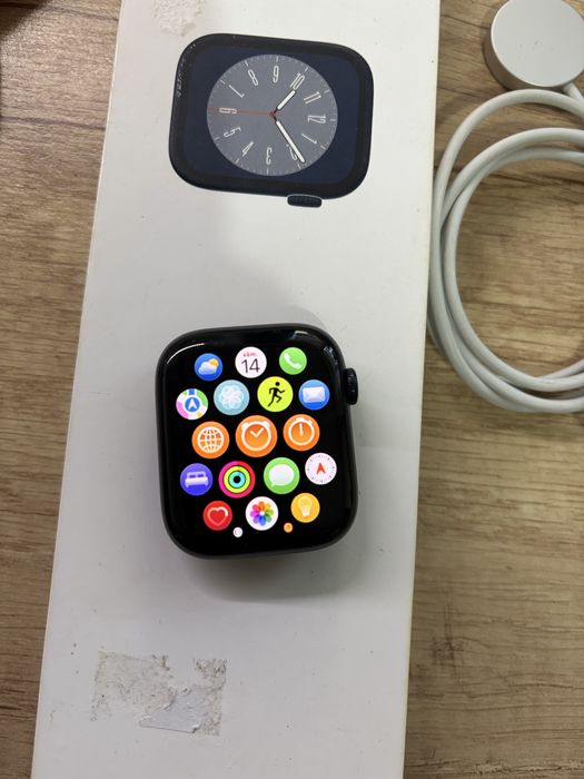 Apple watch series 8 45mm GPS +celular(impecabil)