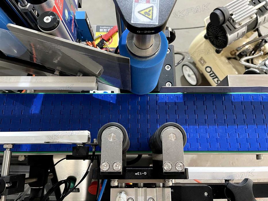 этикетировочная машина, этикетировщик +для бутылок