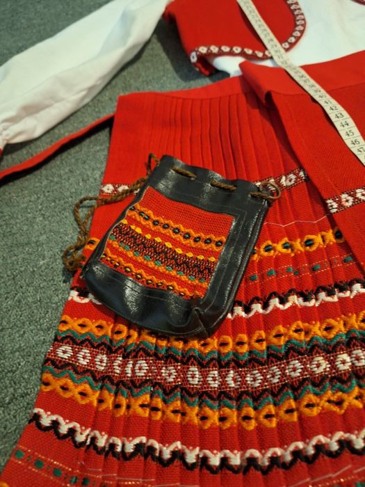 Народна носия 5-9 г. - 90 €