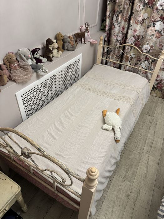 Продаю кровать ( 2 штуки)