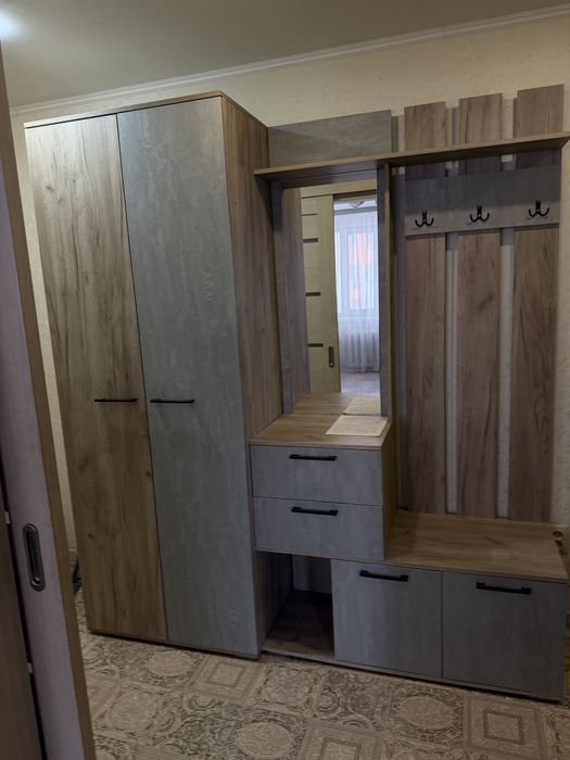 Продам новую прихожую