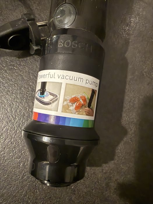 Mixer vertical Bosch 1000W + vidat