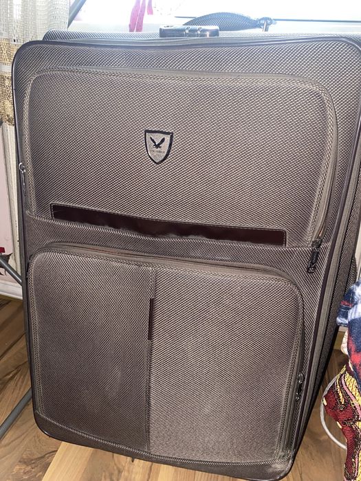 Продам чемодан