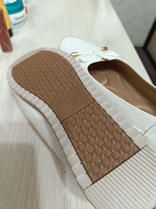 Продам женские туфли