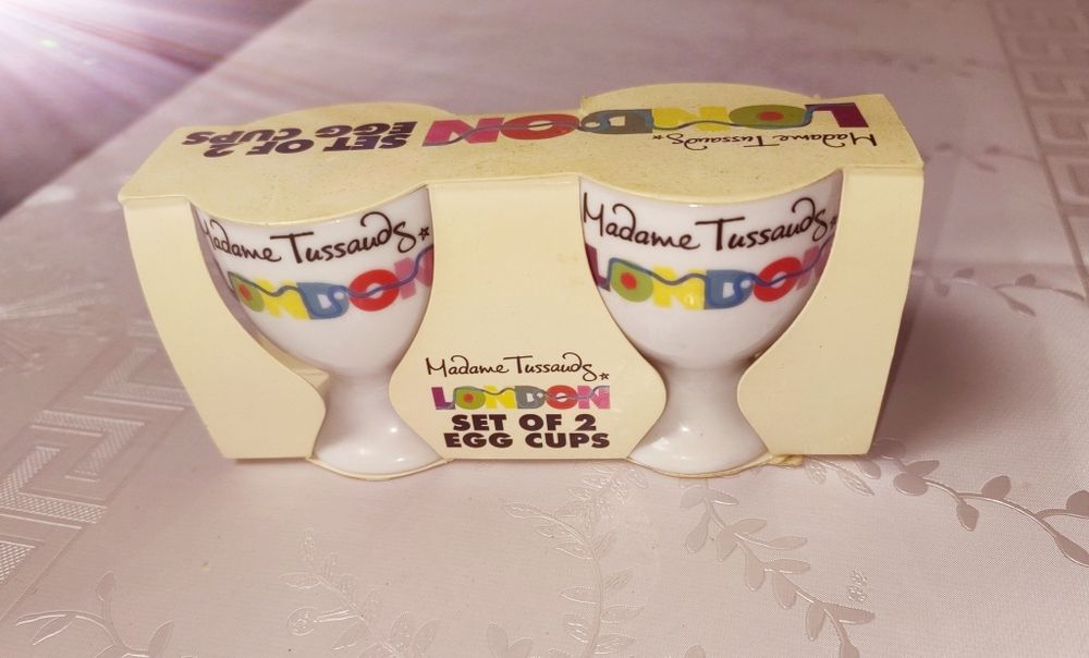 Cupe suport pentru oua suvenir Londra 'Madame Tussauds'