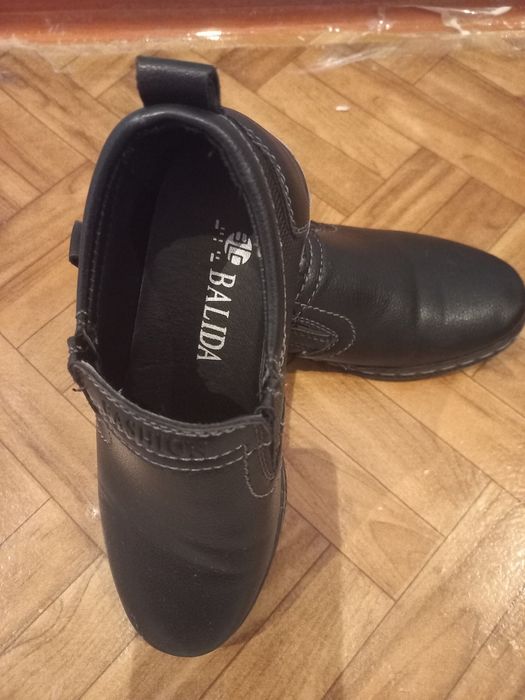 Продам туфли на мальчика